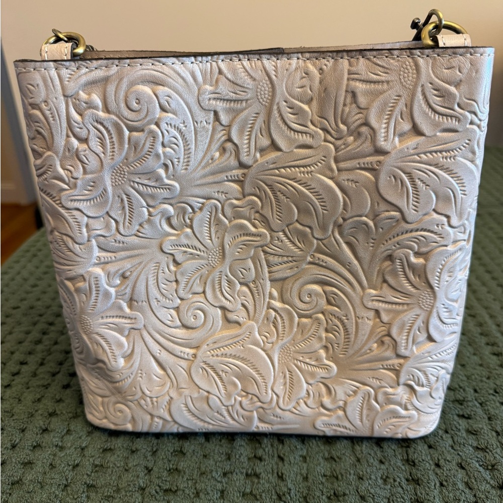 Patricia Nash White Embossed Floral Shoulder Bag in Cream